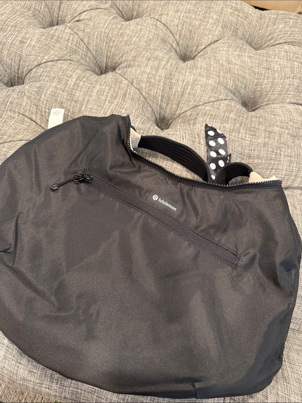 lululemon athletica Bag Beige Pleated Shoulder Bag 10L with Black Trim - Picture 13 of 17